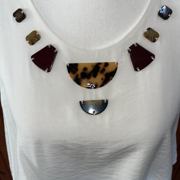 NWT Women's Stradivarius White Tank Top with Detail Size M - Picture 2 of 6